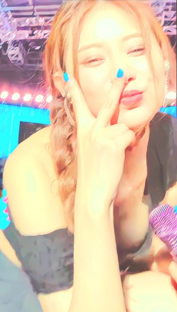 Twiceツウィ乳首ポロリ